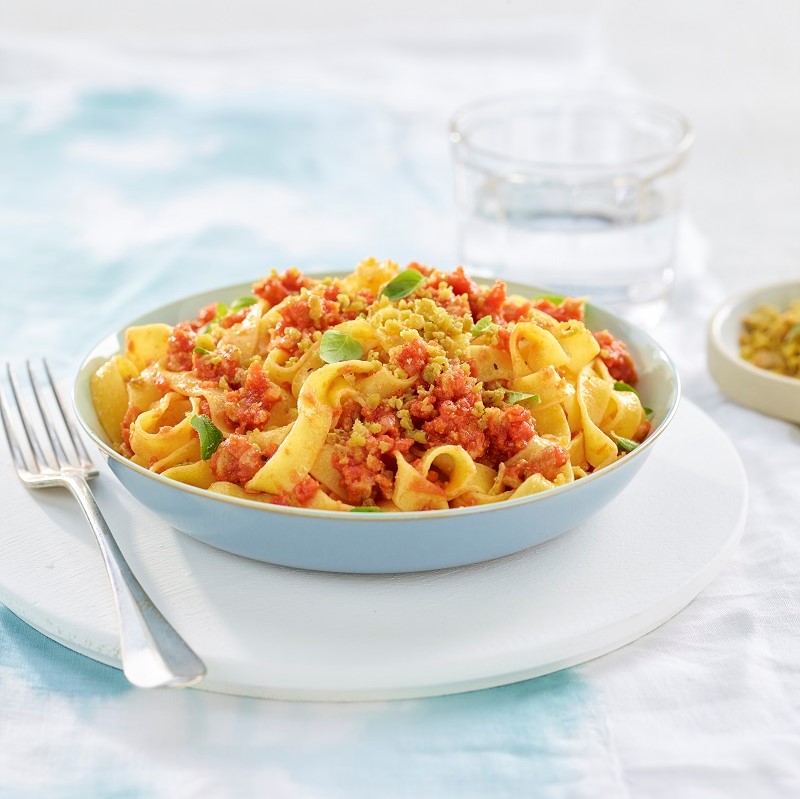 Tagliatelle al Ragu di Tofuburger alle Zucchine