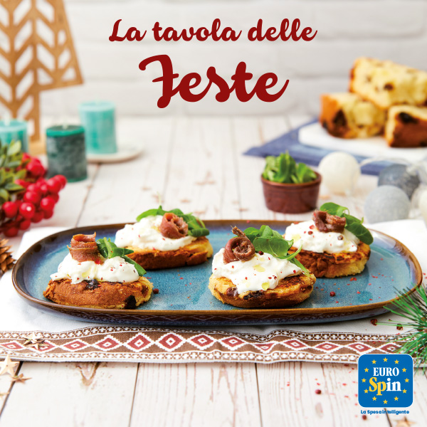 CROSTINI DI PANETTONE CON STRACCIATELLA E ACCIUGHE