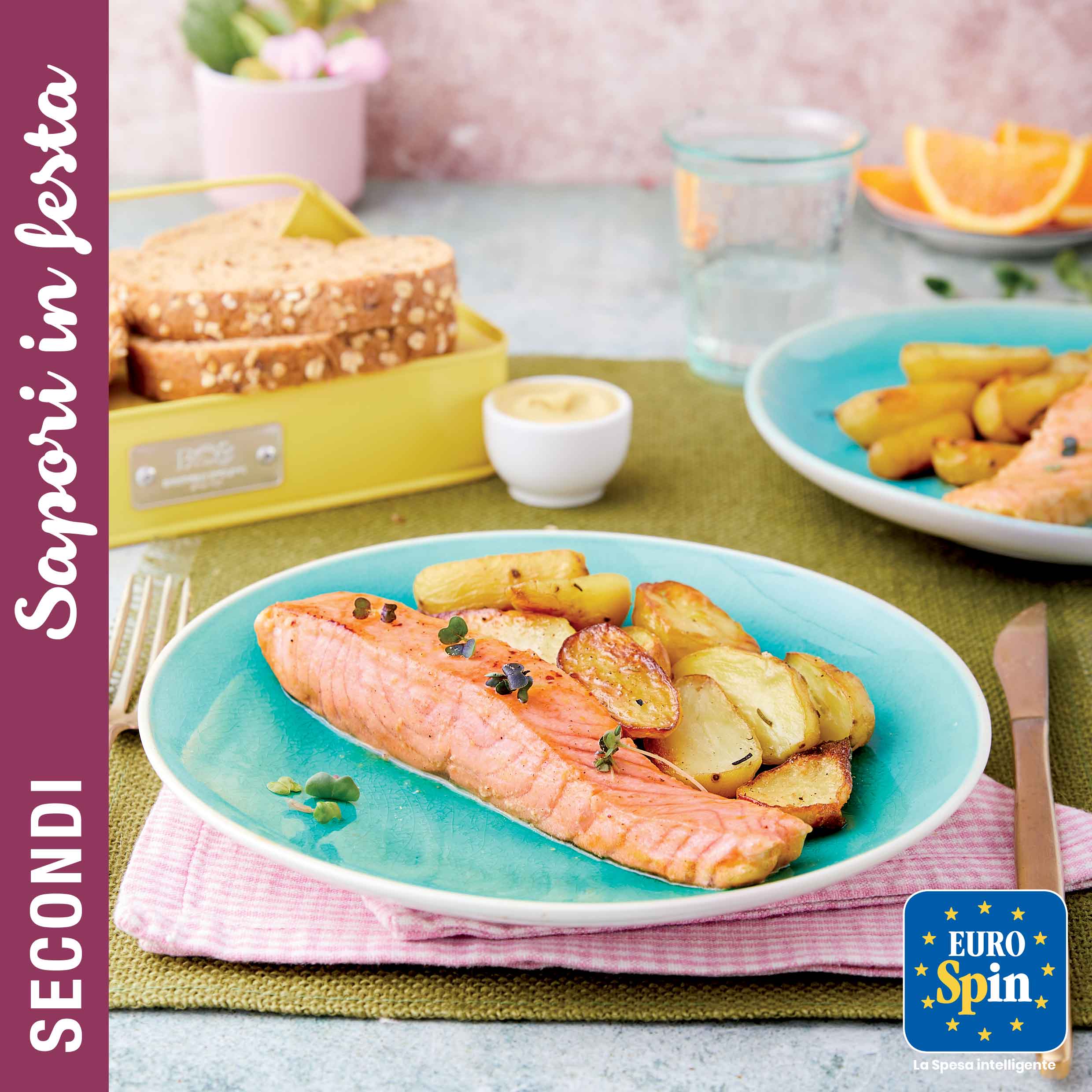 Filetti di salmone con salsa di miele e patate al forno