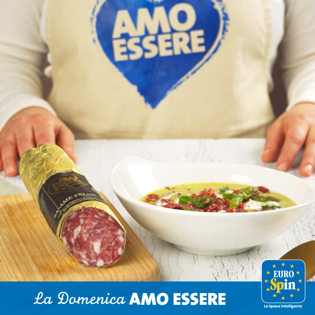 Vellutata di asparagi, panna acida e crumble di salame Felino