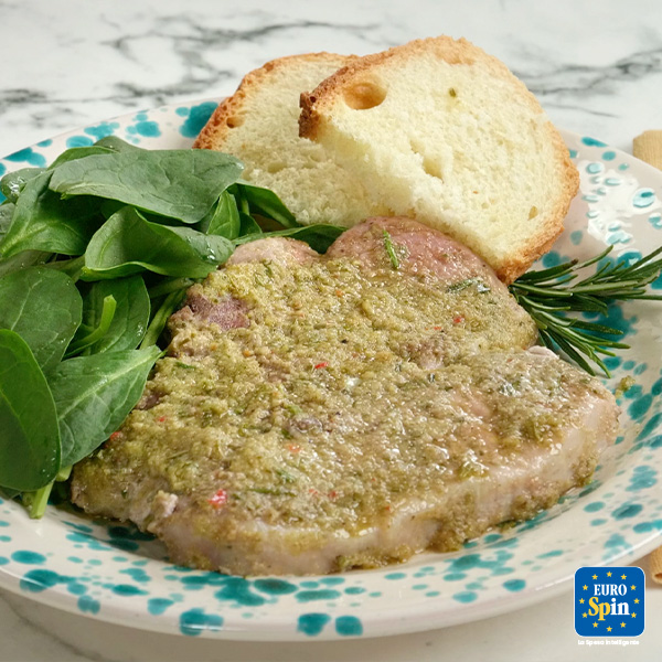 Braciole con trito di erbe aromatiche, olive e capperi